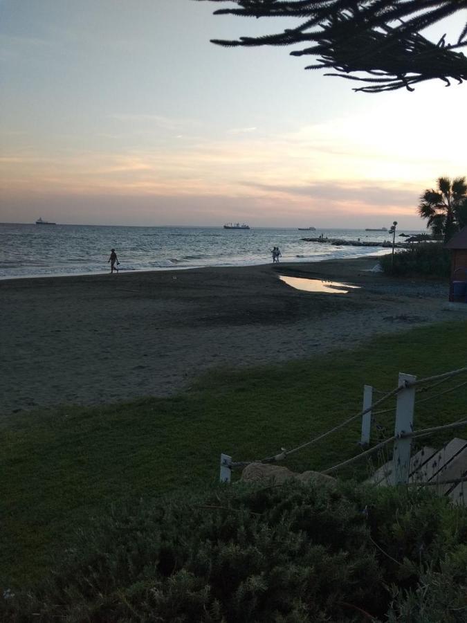 Seaside Spacious Apartment With Sea View Limassol Exterior foto